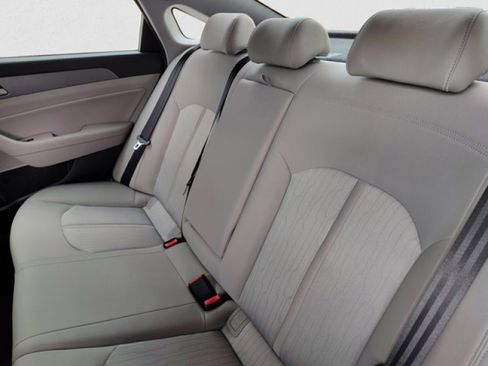 Used 2016 Hyundai Sonata SE image 16