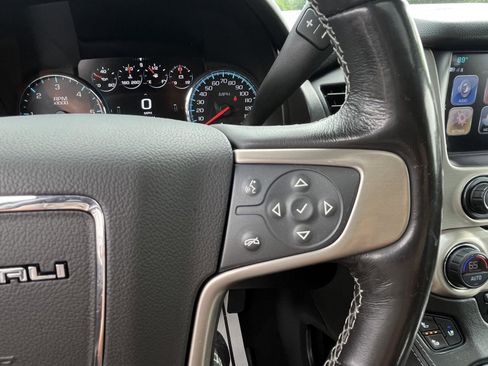 Used 2018 GMC Yukon Denali AWD/4WD image 11