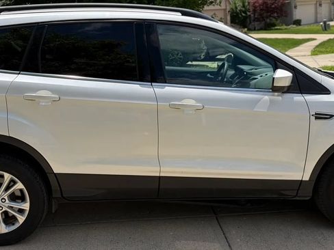 Used 2017 Ford Escape SE w/ Equipment Group 201A AWD/4WD image 7