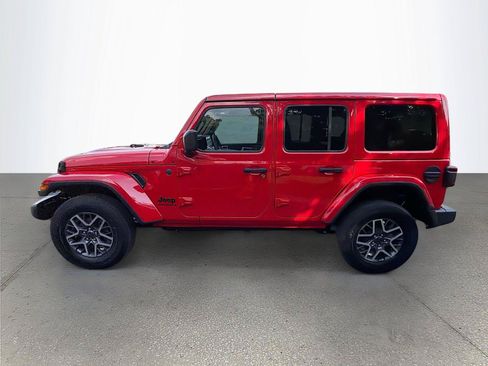 Used 2025 Jeep Wrangler Unlimited Sahara AWD/4WD image 7