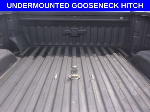 Used 2023 Chevrolet Silverado 2500 LT w/ Convenience Package AWD/4WD image 2