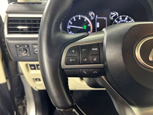 Used 2023 Lexus GX 460 Premium w/ Premium Package image 16