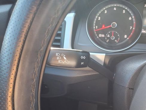 Used 2021 Volkswagen Atlas Cross Sport SE w/ Panoramic Sunroof Package image 14