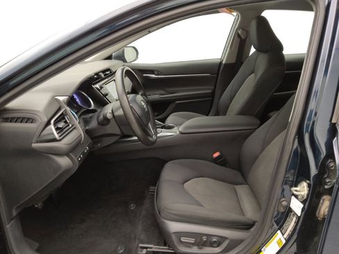 Used 2020 Toyota Camry LE image 17