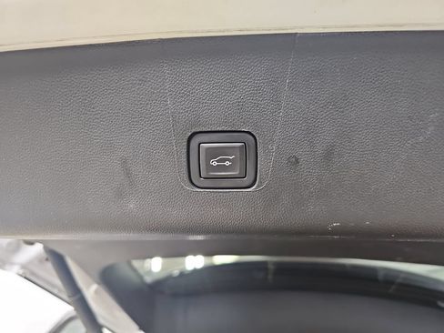 Used 2023 Chevrolet Traverse LT w/ LPO, Floor Liner Package AWD/4WD image 18