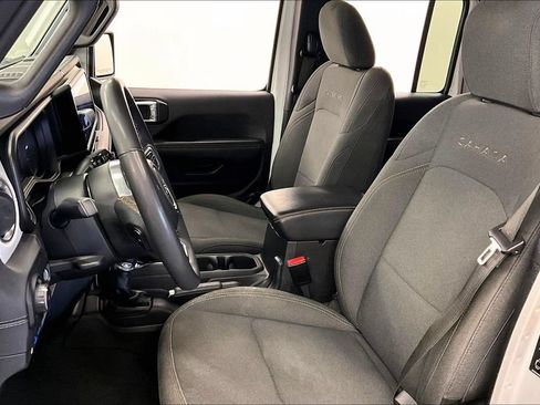 Used 2024 Jeep Wrangler Unlimited Sahara AWD/4WD image 21