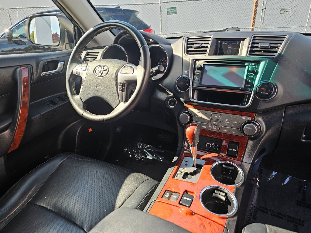 Used 2013 Toyota Highlander Limited AWD/4WD image 11