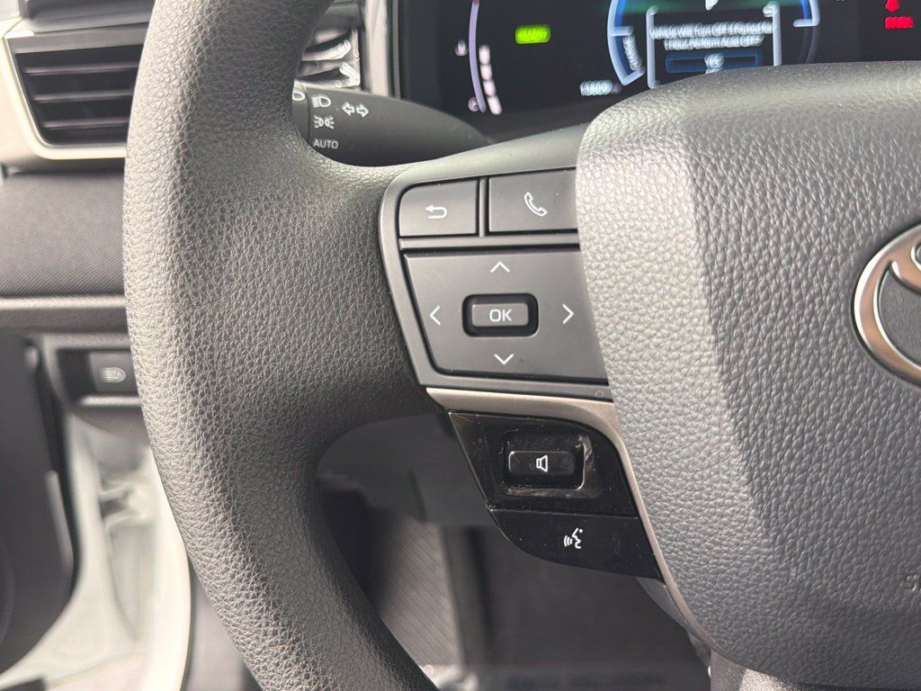 Used 2026 Toyota Camry LE FWD image 25