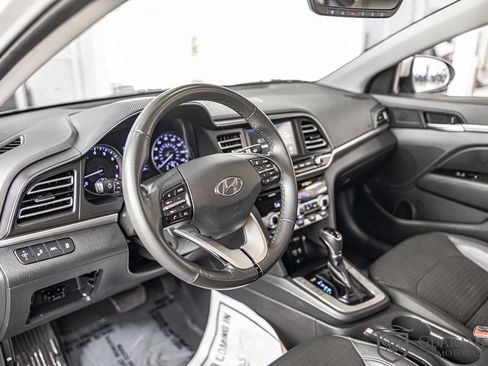Used 2020 Hyundai Elantra Limited w/ Cargo Package (C1) FWD image 16