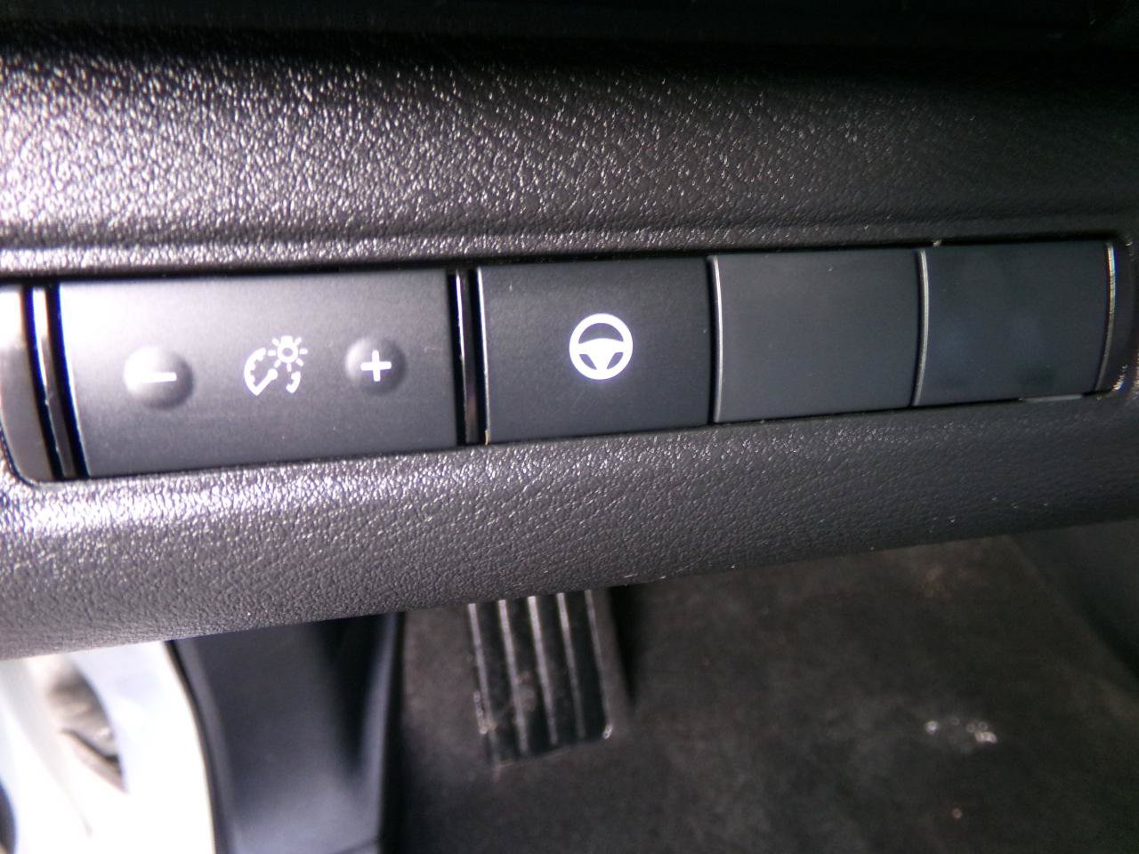 Used 2024 Nissan Pathfinder SV AWD/4WD image 16
