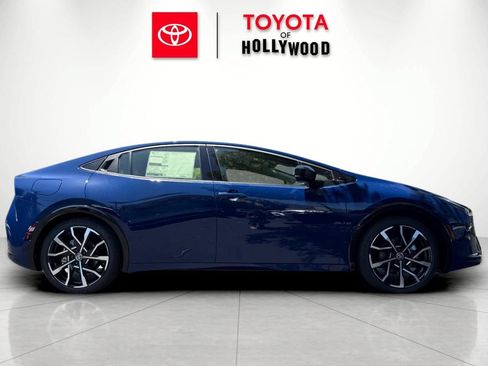 New 2026 Toyota Prius Plug-In Hybrid FWD image 3