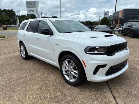 New 2025 Dodge Durango R/T w/ Trailer Tow Group IV AWD/4WD image 8