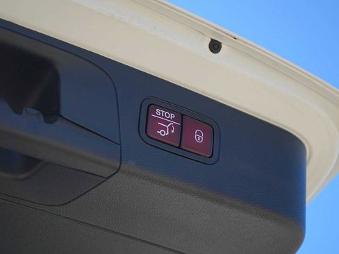 Used 2022 Mercedes-Benz GLC 300 image 26