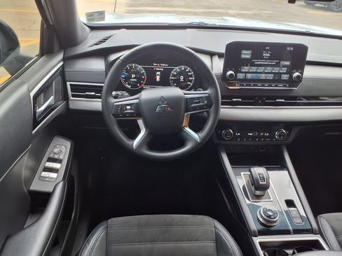 Used 2023 Mitsubishi Outlander Ralliart AWD/4WD image 15