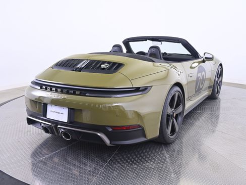 Used 2026 Porsche 911 Carrera GTS RWD image 7