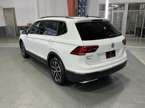 Used 2021 Volkswagen Tiguan SE w/ Panoramic Sunroof Package image 46