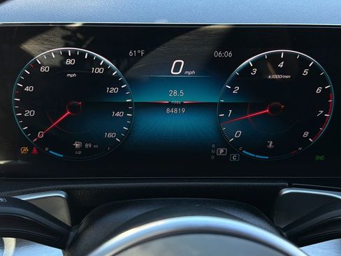 Used 2022 Mercedes-Benz GLB 250 4MATIC image 22