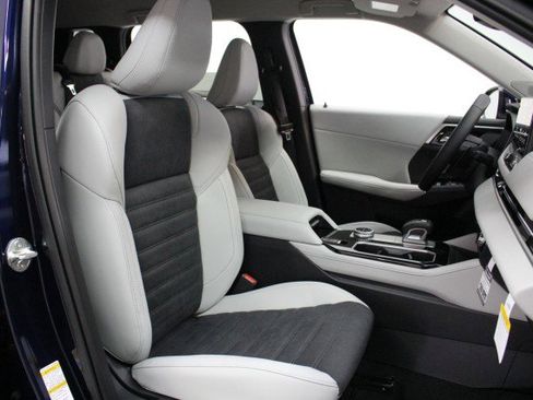 New 2026 Mitsubishi Outlander SE image 19