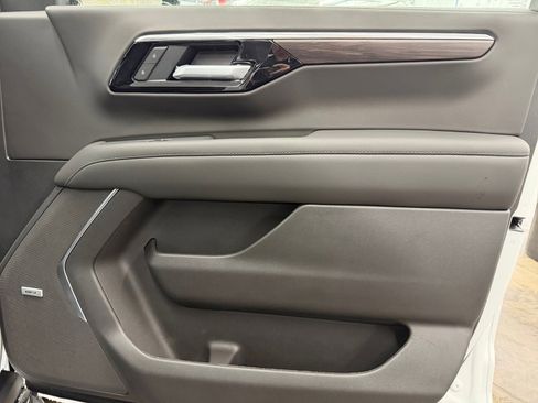 New 2026 Chevrolet Suburban LT w/ Comfort Package image 25