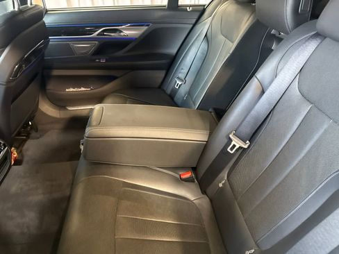 Used 2019 BMW 740i w/ Executive Package RWD image 15