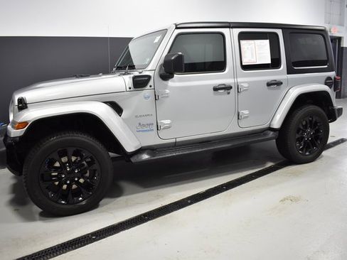 Used 2022 Jeep Wrangler Unlimited Sahara w/ Cold Weather Group image 2