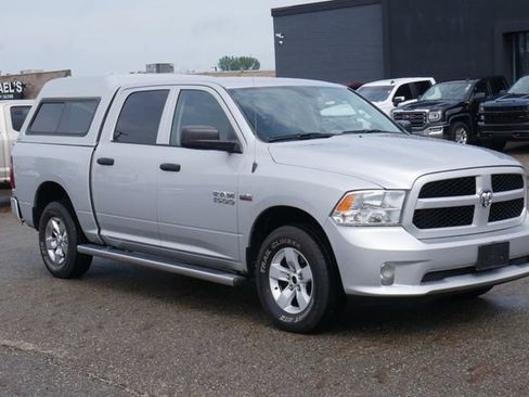 Used 2017 RAM 1500 Express AWD/4WD image 5