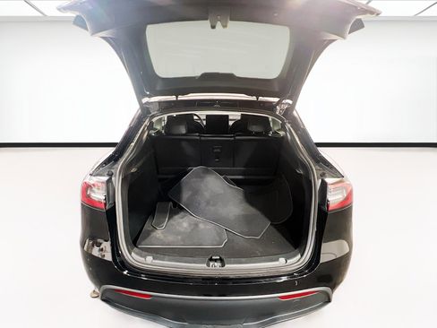 Used 2023 Tesla Model Y Long Range AWD/4WD image 18