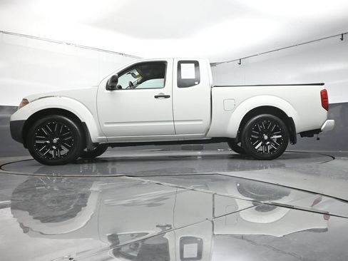 Used 2018 Nissan Frontier S RWD image 30