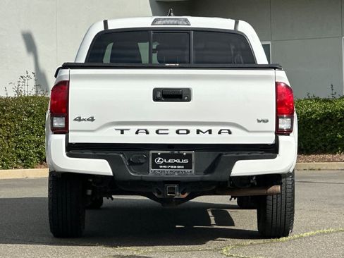 Used 2020 Toyota Tacoma SR image 8