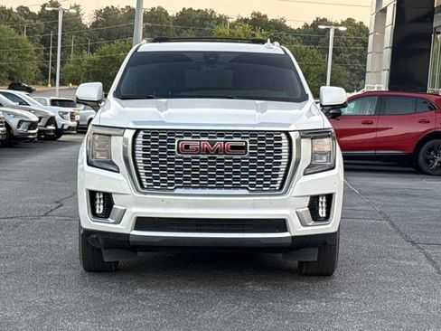Used 2021 GMC Yukon XL Denali w/ Denali Premium Package AWD/4WD image 2