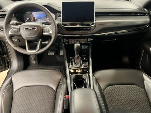 Used 2023 Jeep Compass Altitude image 11