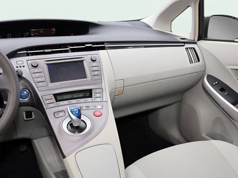 Used 2014 Toyota Prius Three image 21