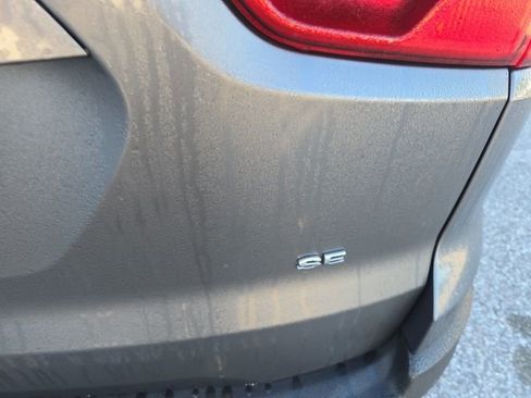 Used 2021 Ford EcoSport SE w/ SE Convenience Package image 4