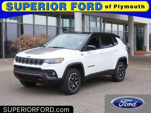 Used 2025 Jeep Compass Trailhawk AWD/4WD image 1