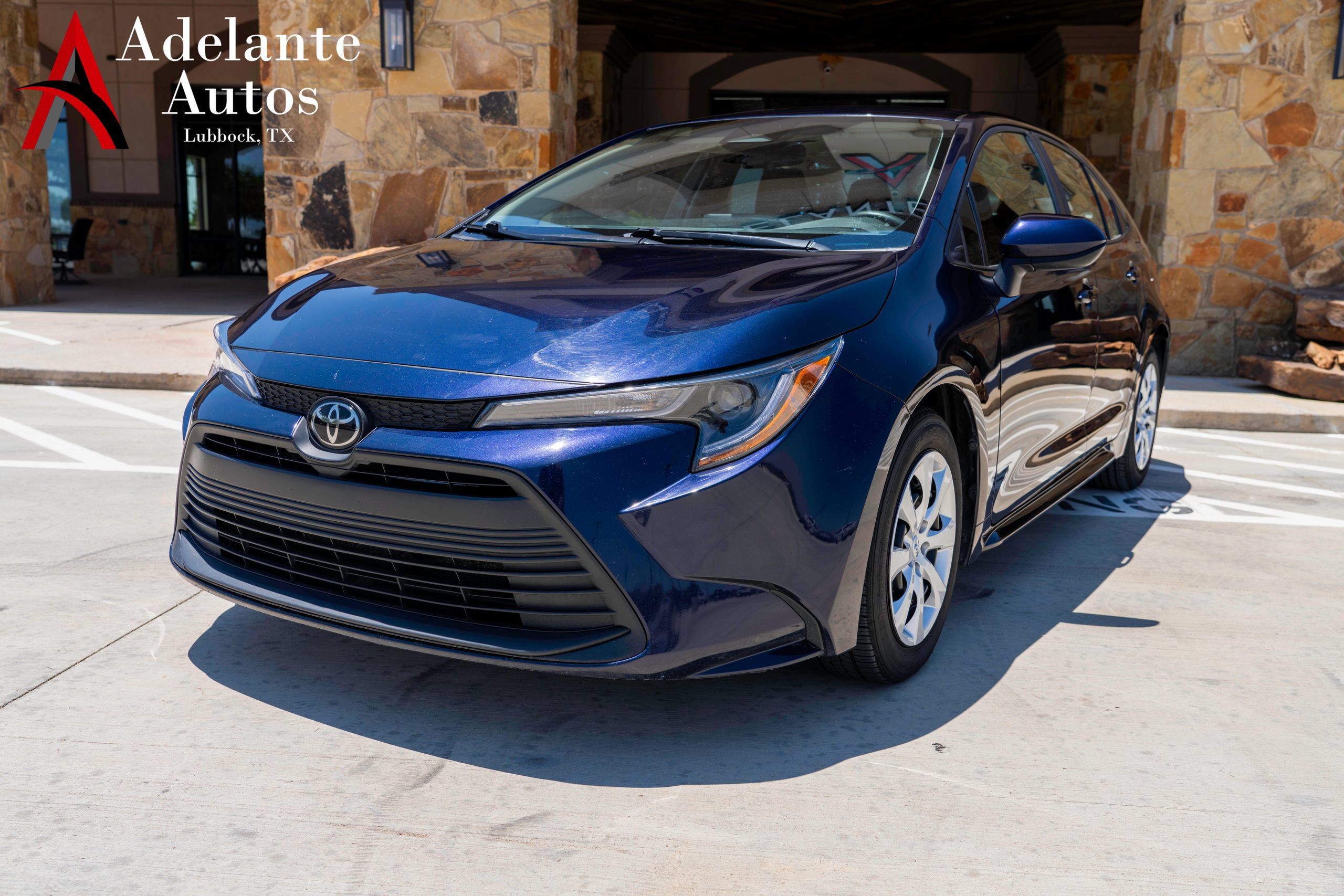 Used 2025 Toyota Corolla LE FWD image 1