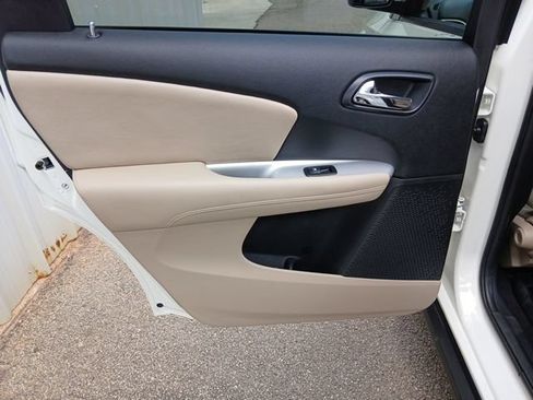 Used 2014 Dodge Journey SXT w/ Flexible Seating Group FWD image 21