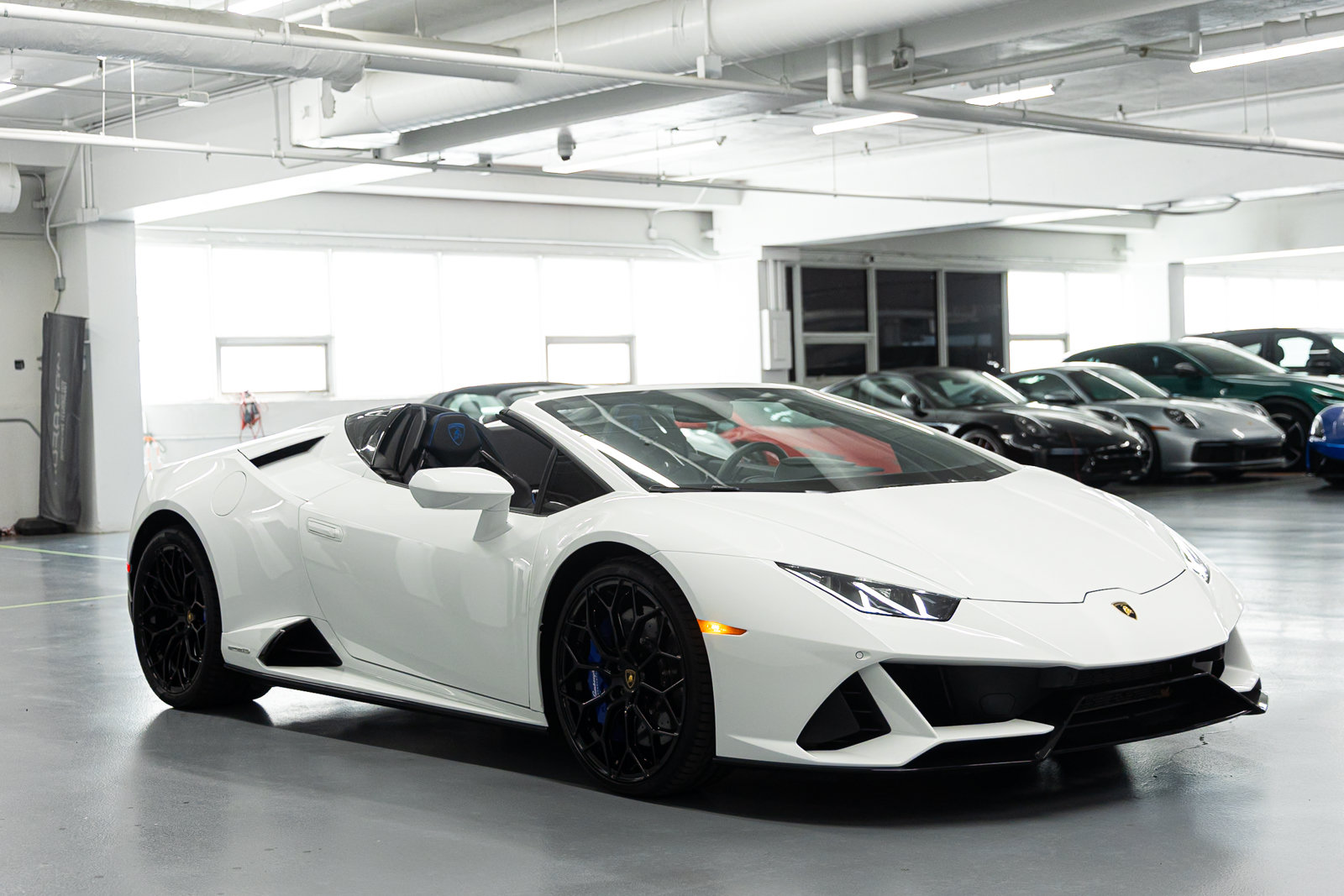 Used 2024 Lamborghini Huracan EVO AWD/4WD image 11
