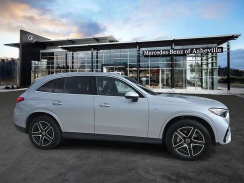Used 2025 Mercedes-Benz GLC 350e 4MATIC image 1