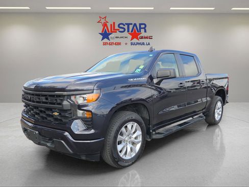 Used 2023 Chevrolet Silverado 1500 Custom image 3