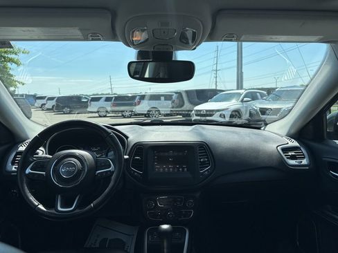 Used 2020 Jeep Compass Latitude FWD image 20