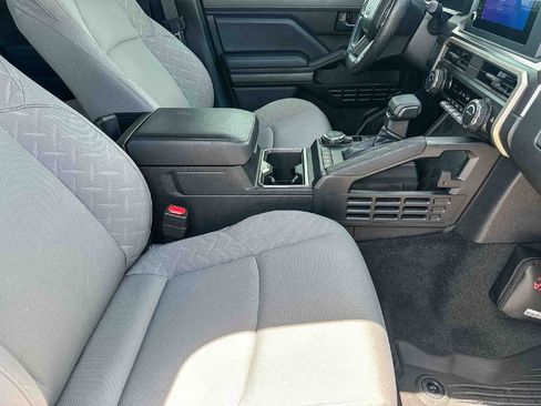 Used 2024 Toyota Tacoma SR5 AWD/4WD image 21