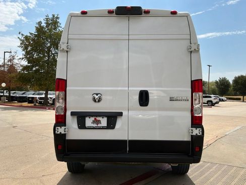 Used 2026 RAM ProMaster 2500 w/ Convenience Group FWD image 7