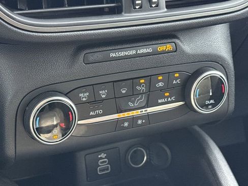 Used 2024 Ford Escape Active image 19