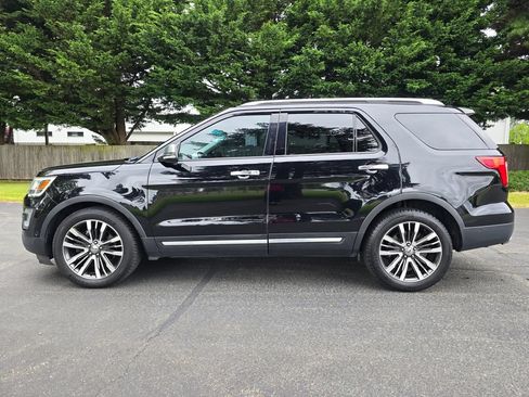 Used 2016 Ford Explorer Platinum AWD/4WD image 3