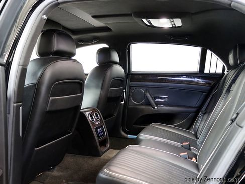 Used 2018 Bentley Flying Spur V8 image 16