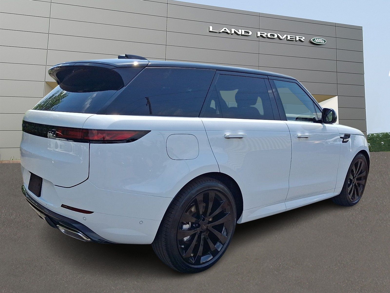 New 2026 Land Rover Range Rover Sport Dynamic SE AWD/4WD image 2