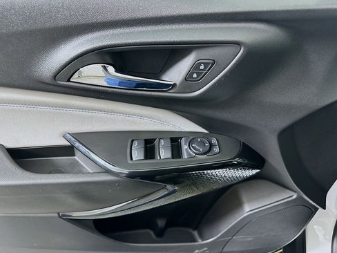 Used 2025 Chevrolet Trax LT w/ LT Convenience Package image 15