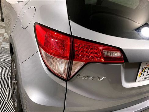 Used 2018 Honda HR-V EX image 27