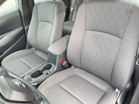 Used 2025 Toyota Corolla LE image 36