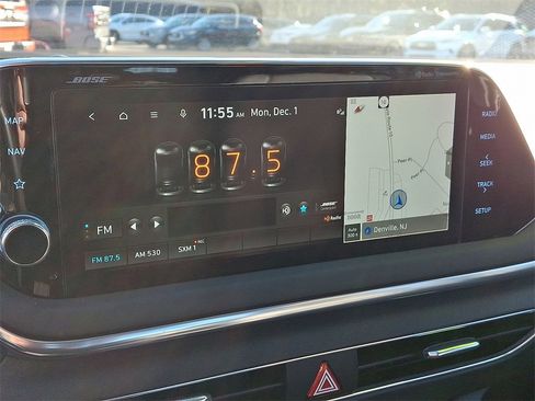 Used 2022 Hyundai Sonata Limited w/ Preferred Accessory Package image 18